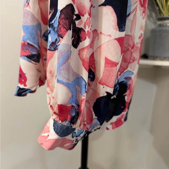 Jones New York Women’s Floral Button-Down ruffle collar Blouse, Size Medium - Picture 7 of 13